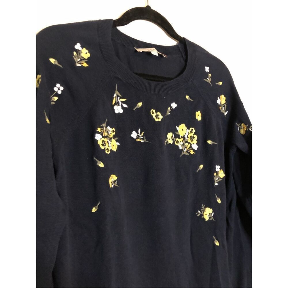 LOFT floral embroidered navy sweater sz M 100% cotton pansy Cottagecore natural